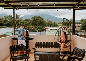 Rooftop and stunning Arenal Volcano views 3 minutes from La Fortuna
